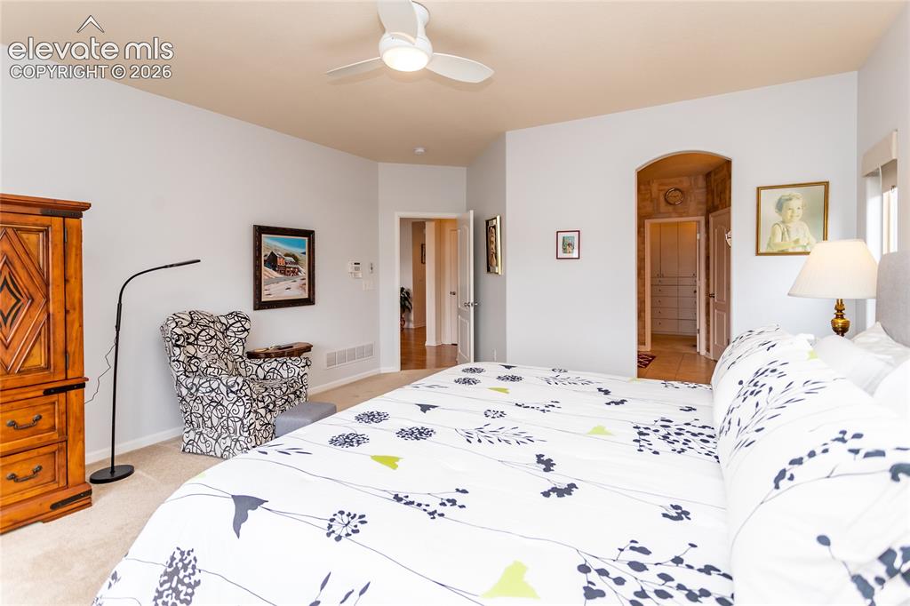 Image 20 of 48: Light, airy, comfortable!