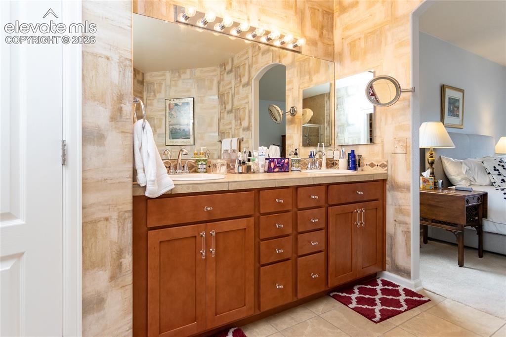 Image 22 of 48: Lots of storage space too!