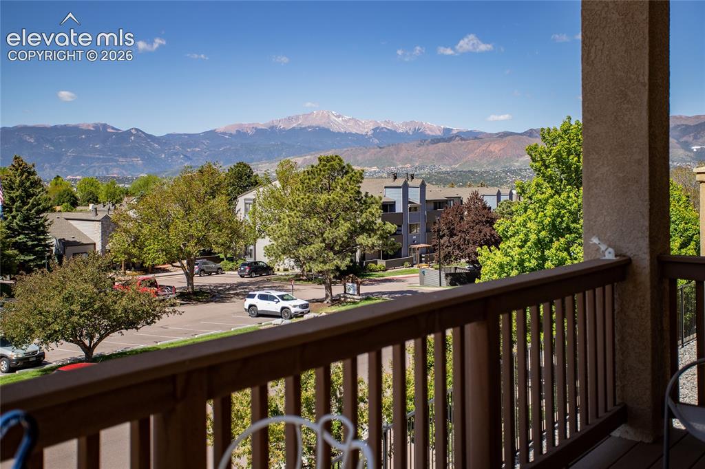 Image 43 of 48: Comfortable, great neighborhood!
