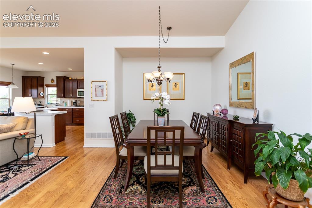 Image 8 of 48: Plenty of room for family & friends to share lots of meals.