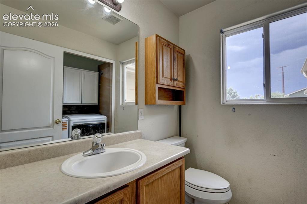 Image 9 of 29: Bathroom