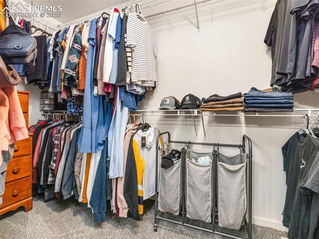 Image 18 of 34: Closet