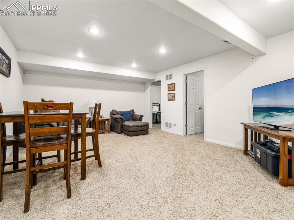 Image 23 of 34: Dining Area