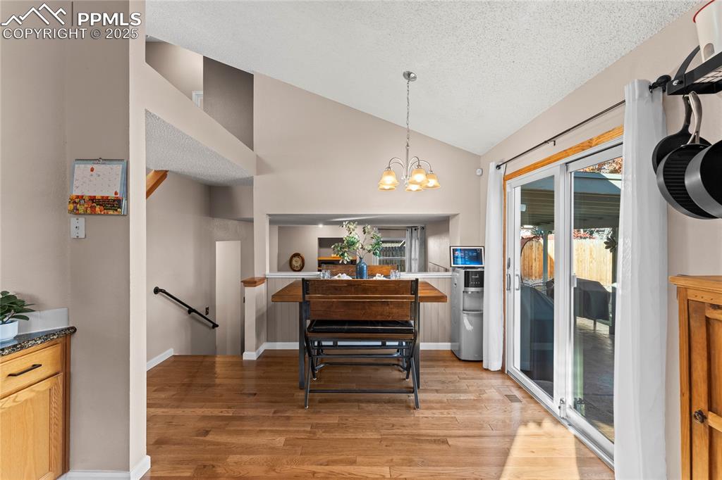 Image 17 of 37: Dining Area