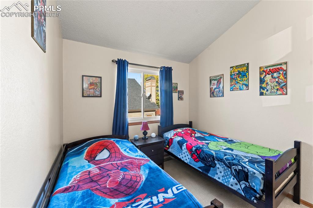 Image 22 of 37: Bedroom