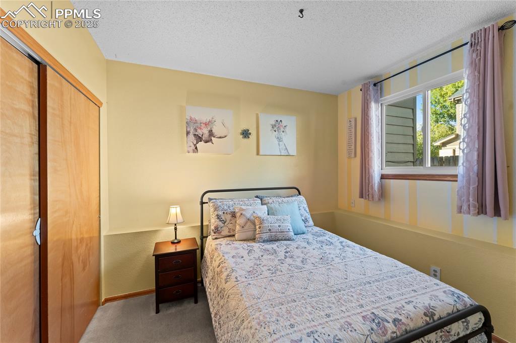 Image 26 of 37: Bedroom