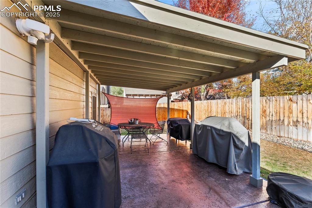 Image 33 of 37: Patio