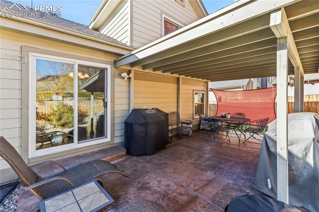 Image 34 of 37: Patio