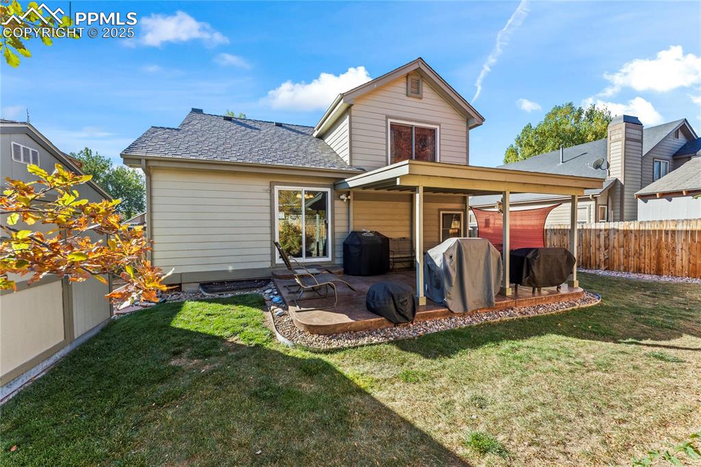 Image 35 of 37: Back of Structure