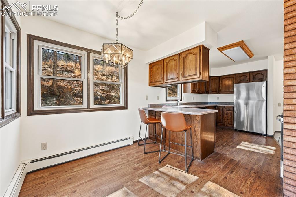 Image 10 of 40: Kitchen