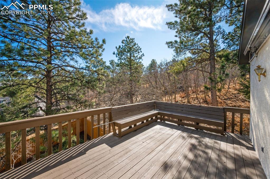 Image 21 of 40: Deck