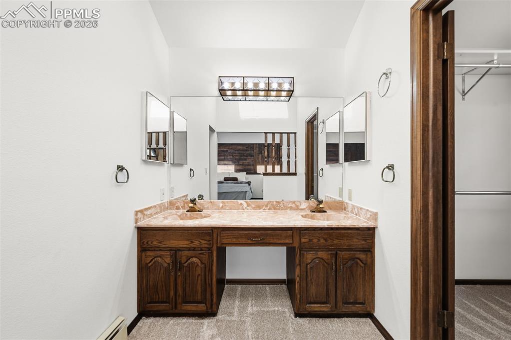 Image 22 of 40: Bathroom