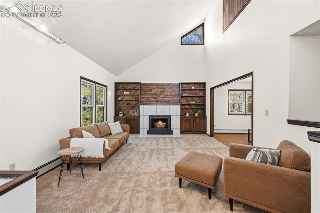 Image 3 of 40: Living Room