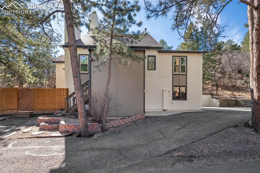 Image 33 of 40: Front of Structure