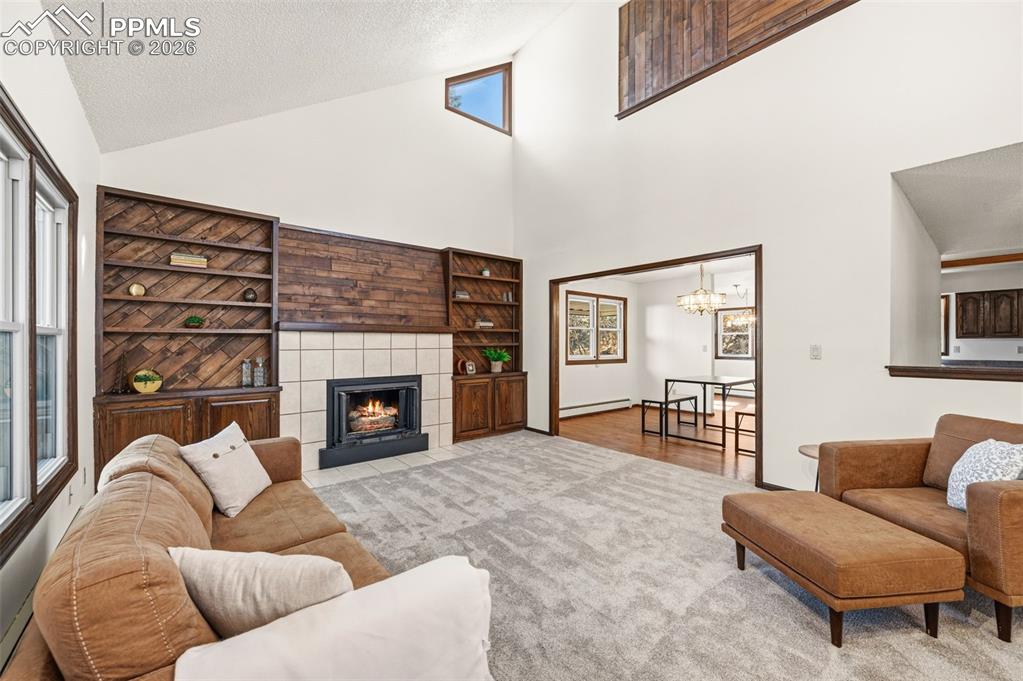 Image 4 of 40: Living Room