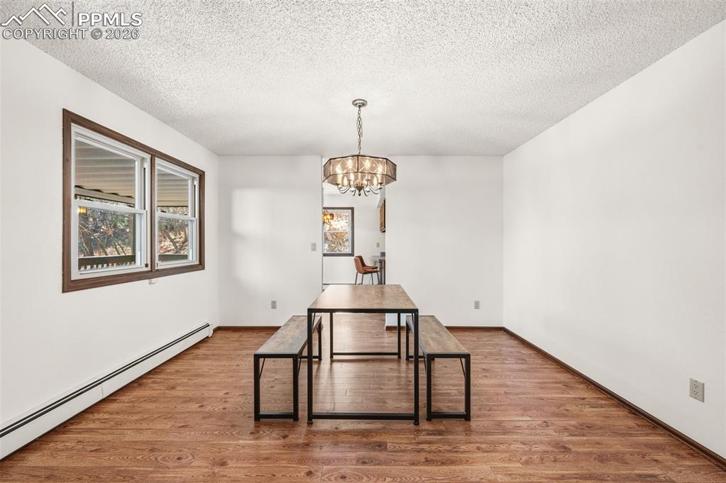 Image 6 of 40: Dining Area