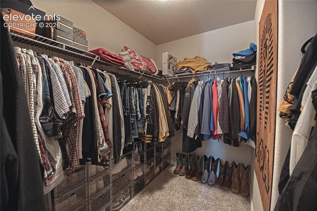 Image 12 of 18: Closet