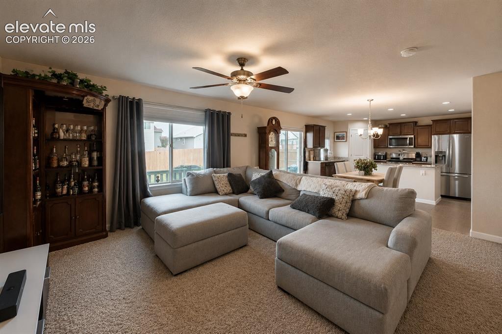 Image 5 of 18: Living Room