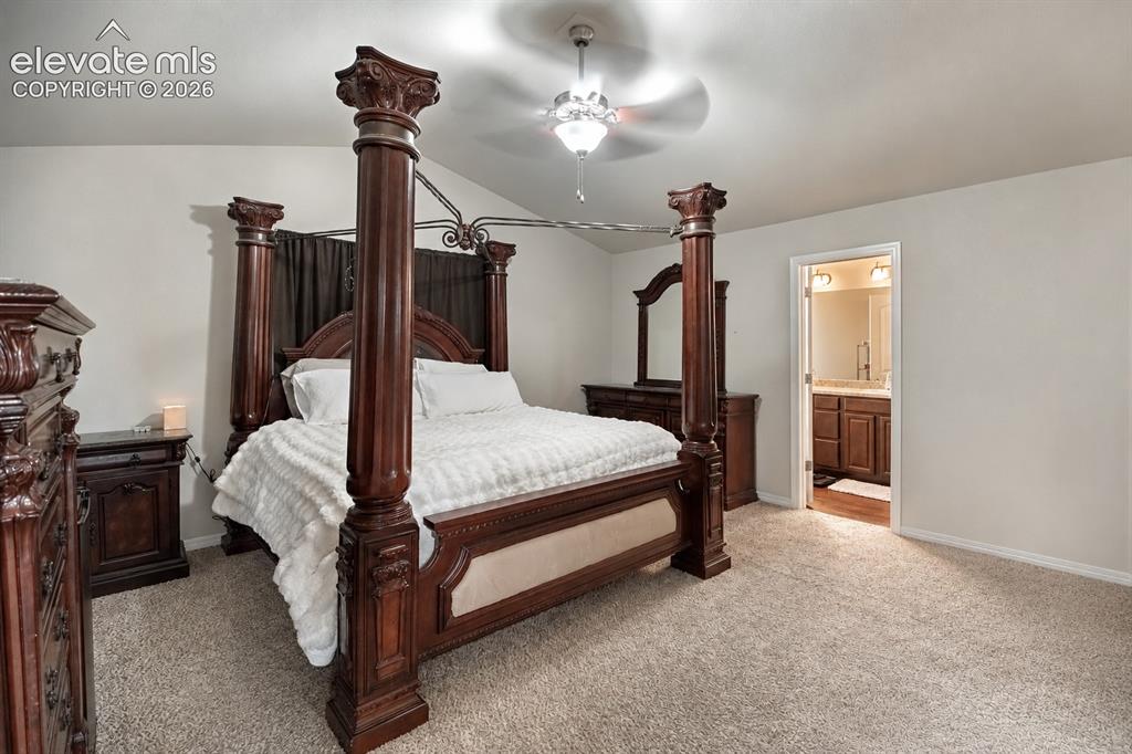 Image 9 of 18: Bedroom