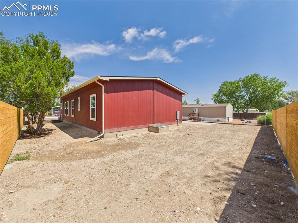 Image 49 of 50: Back of Structure