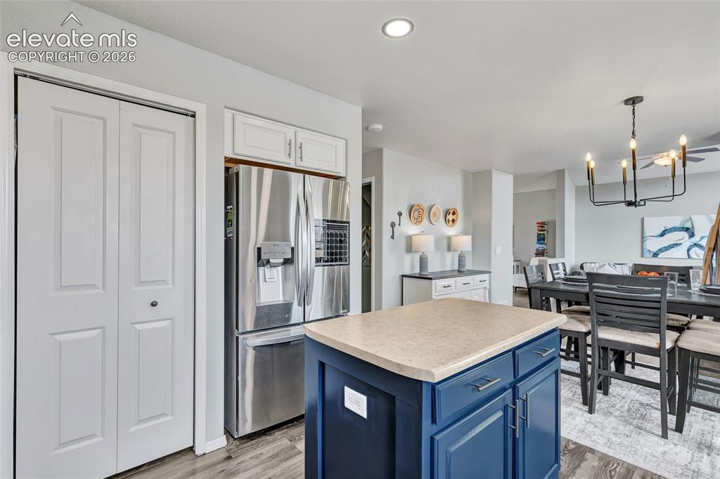 Image 17 of 49: Kitchen