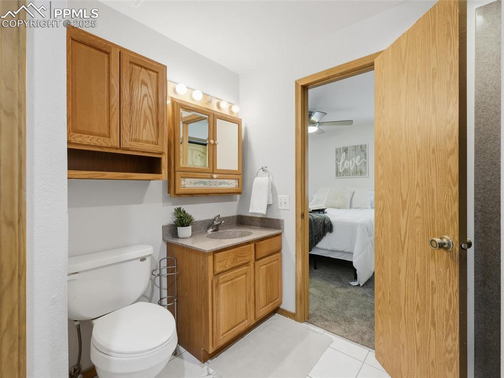 Image 12 of 31: Bathroom