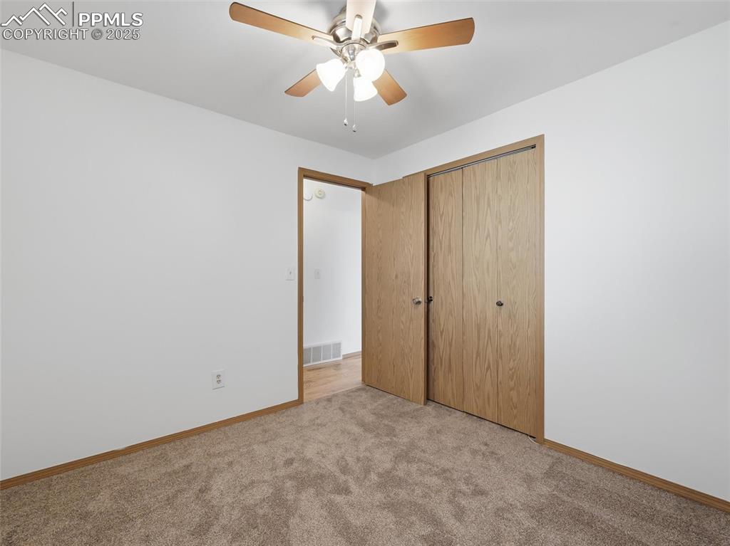 Image 14 of 31: Bedroom