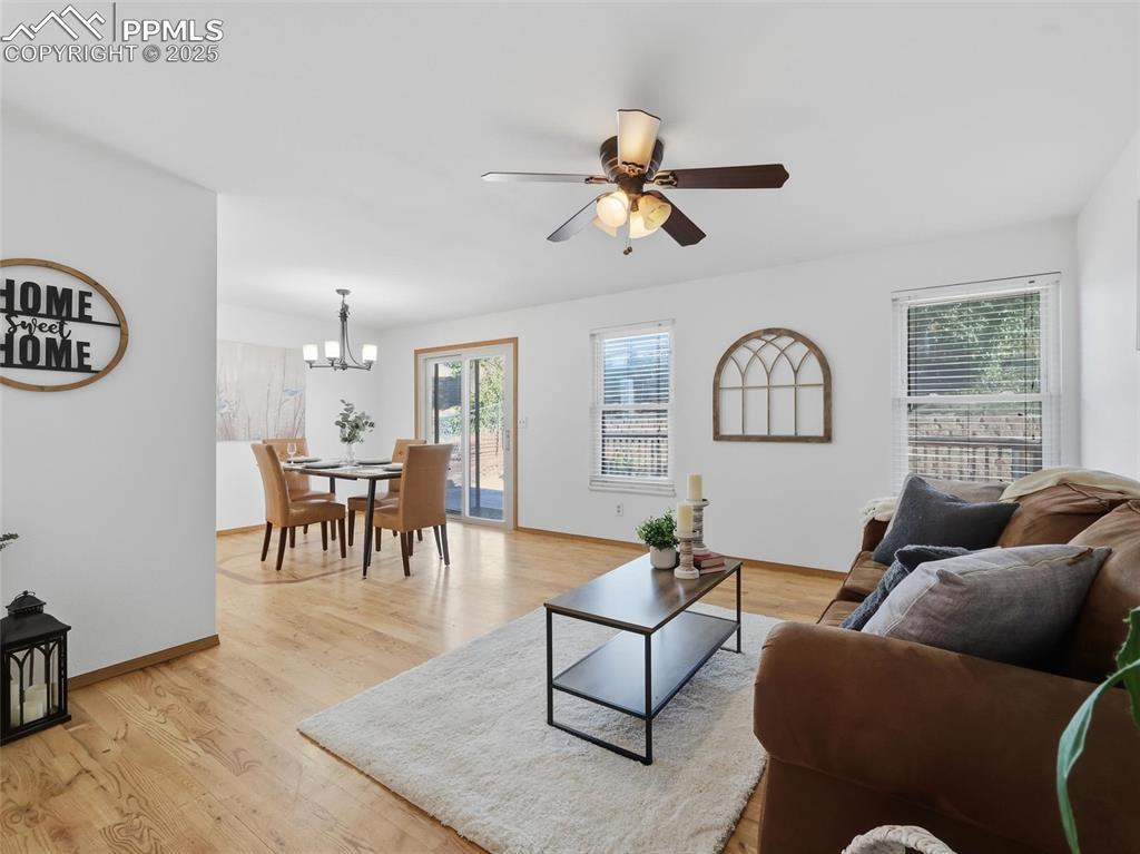 Image 2 of 31: Living Room