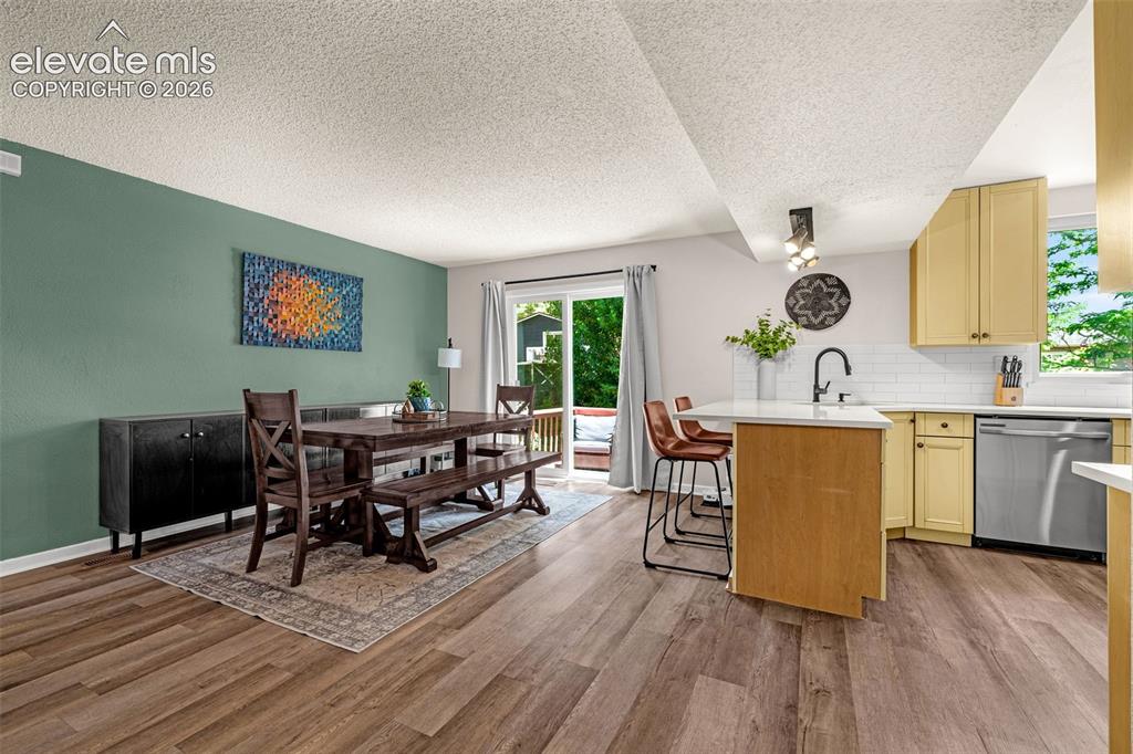 Image 15 of 41: Dining Area