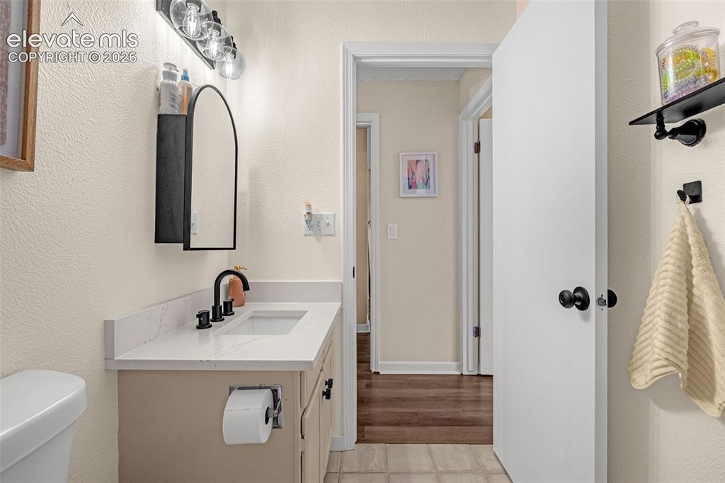 Image 18 of 41: Bathroom