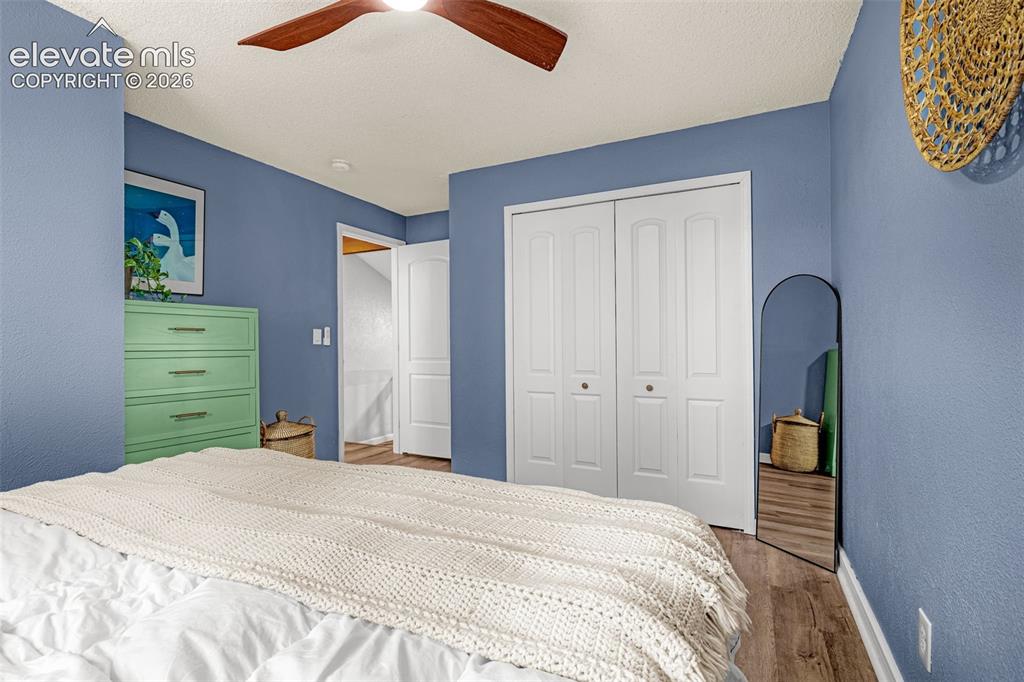 Image 21 of 41: Bedroom