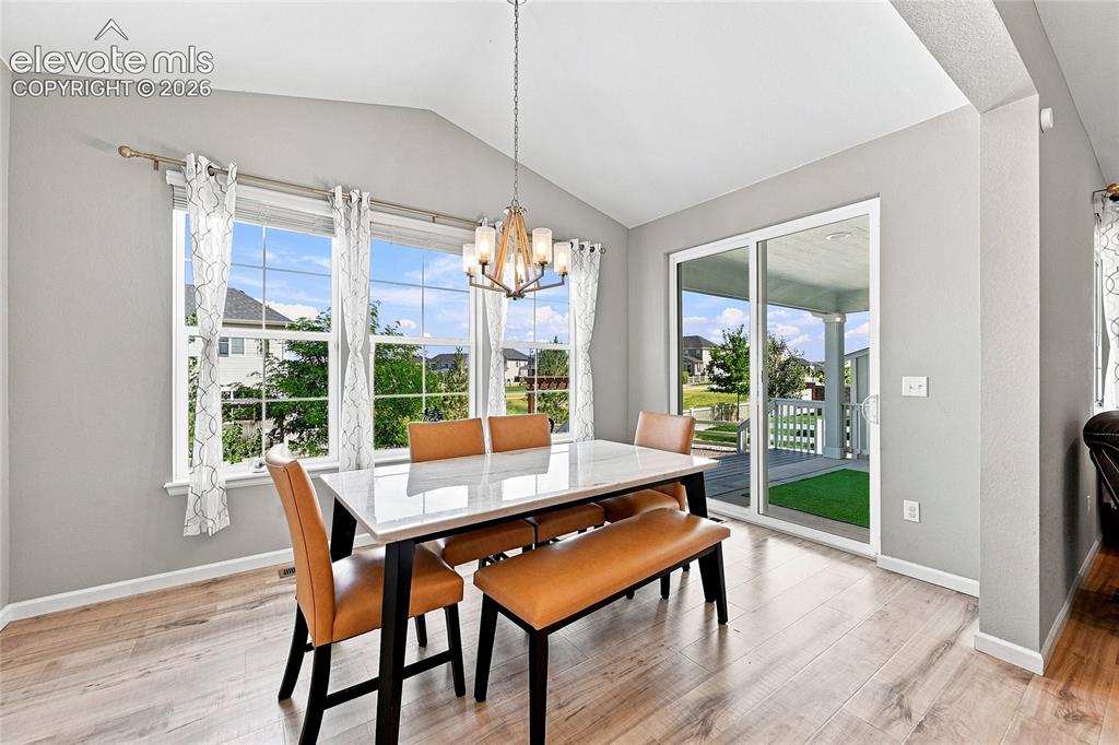 Image 11 of 49: Dining Area