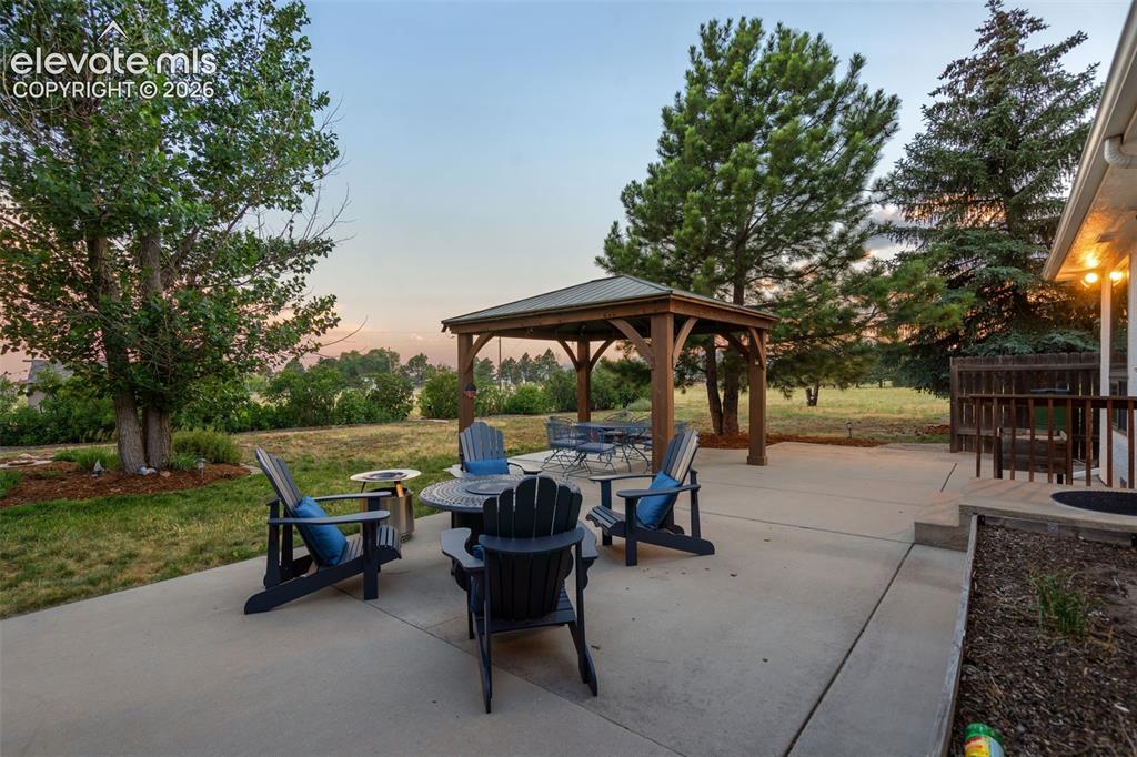 Image 41 of 48: Hot Tub included