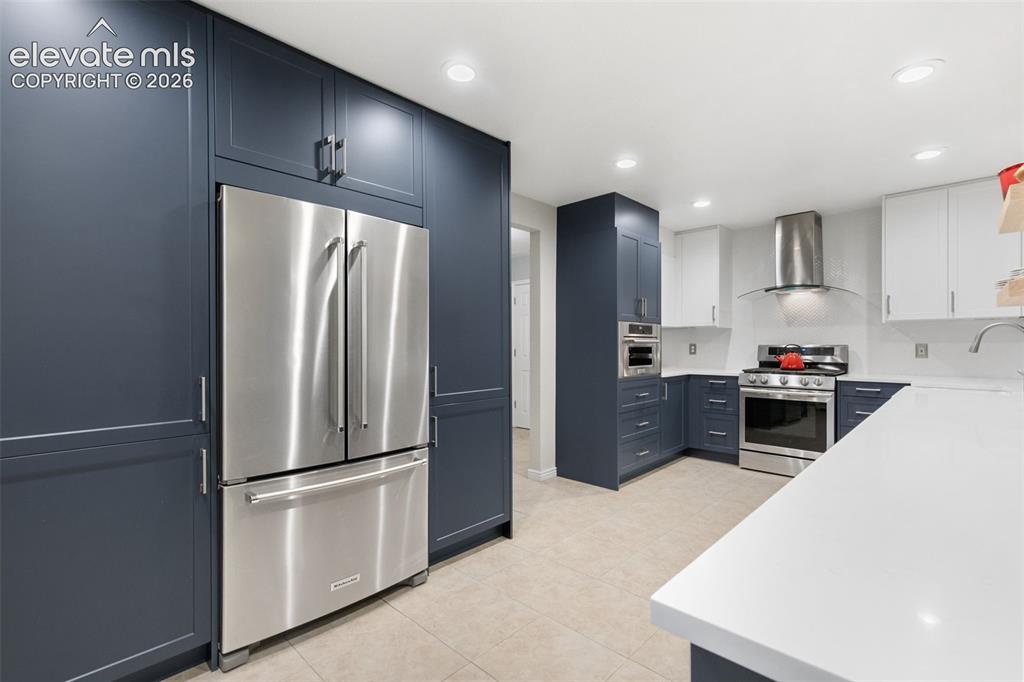 Image 9 of 48: Main level Kitchen