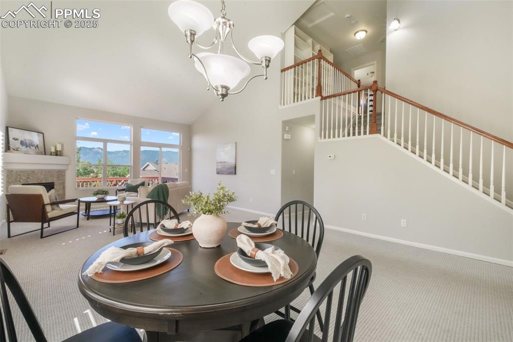 Image 14 of 50: Dining Area