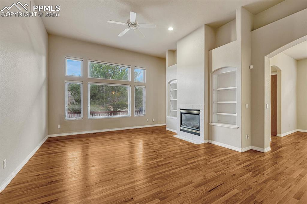 Image 6 of 49: Living Room