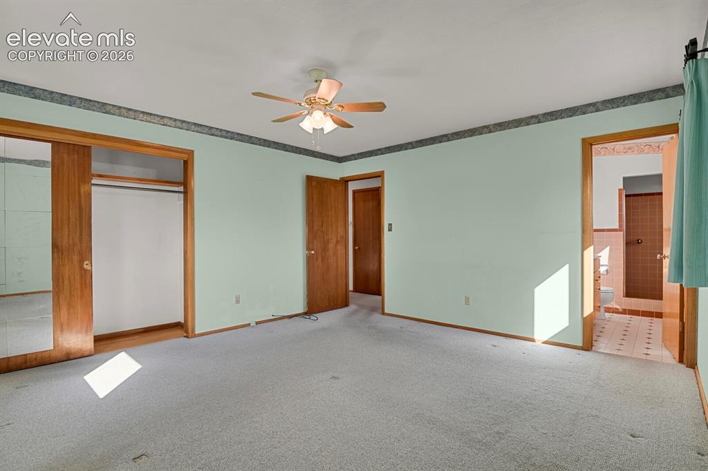 Image 18 of 46: Bedroom