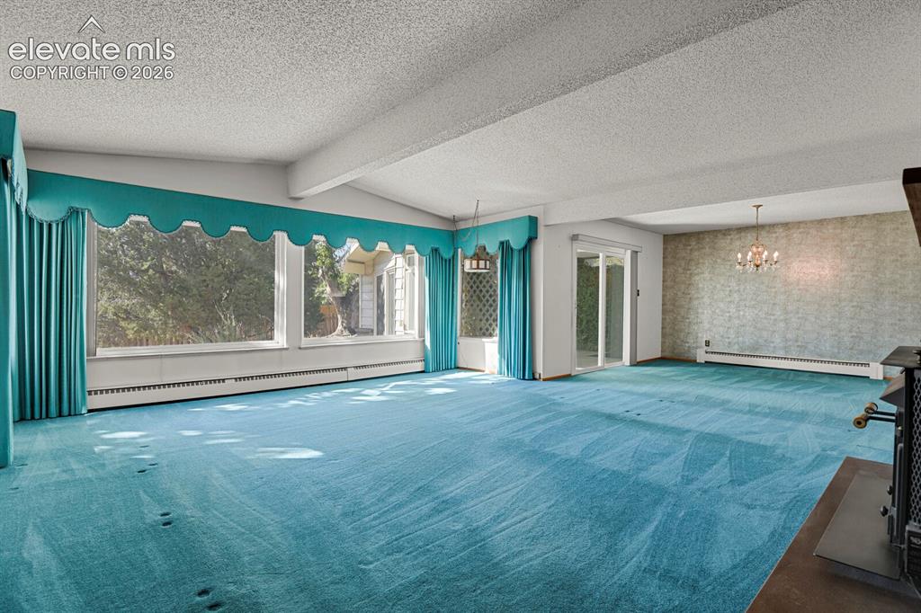 Image 5 of 46: Family Room