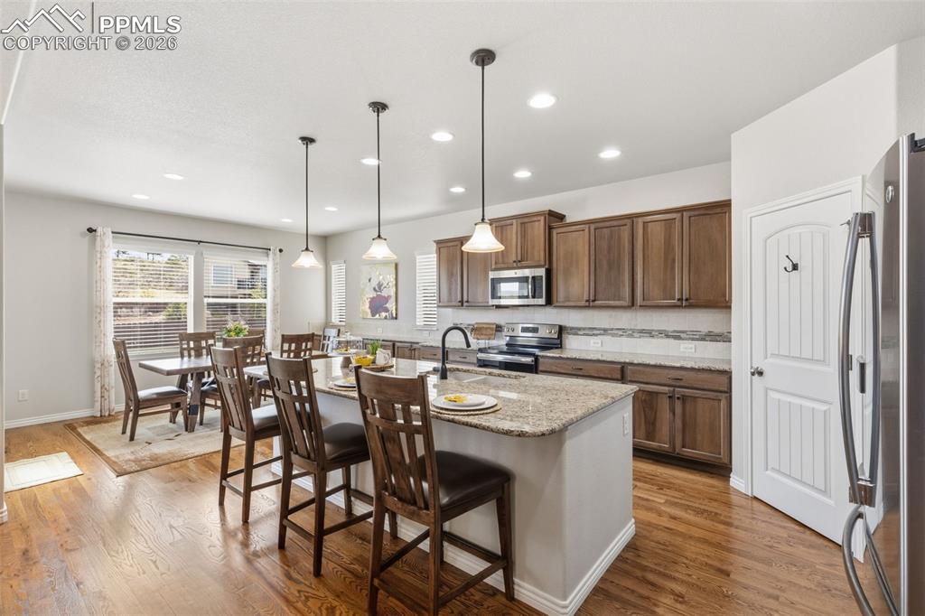 Image 16 of 43: Kitchen