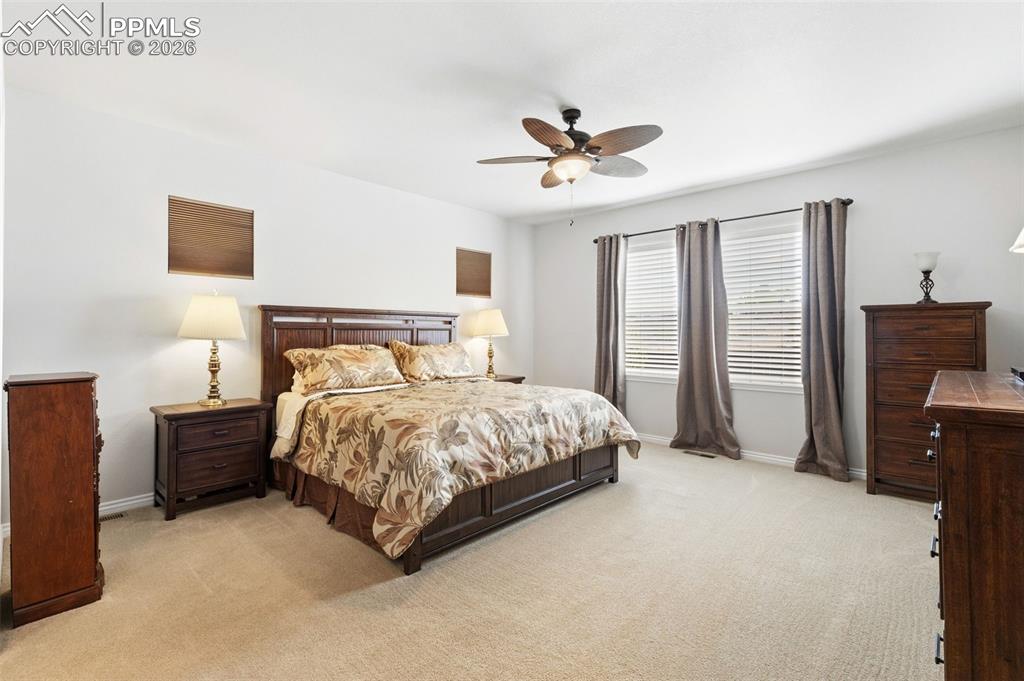 Image 19 of 43: Bedroom