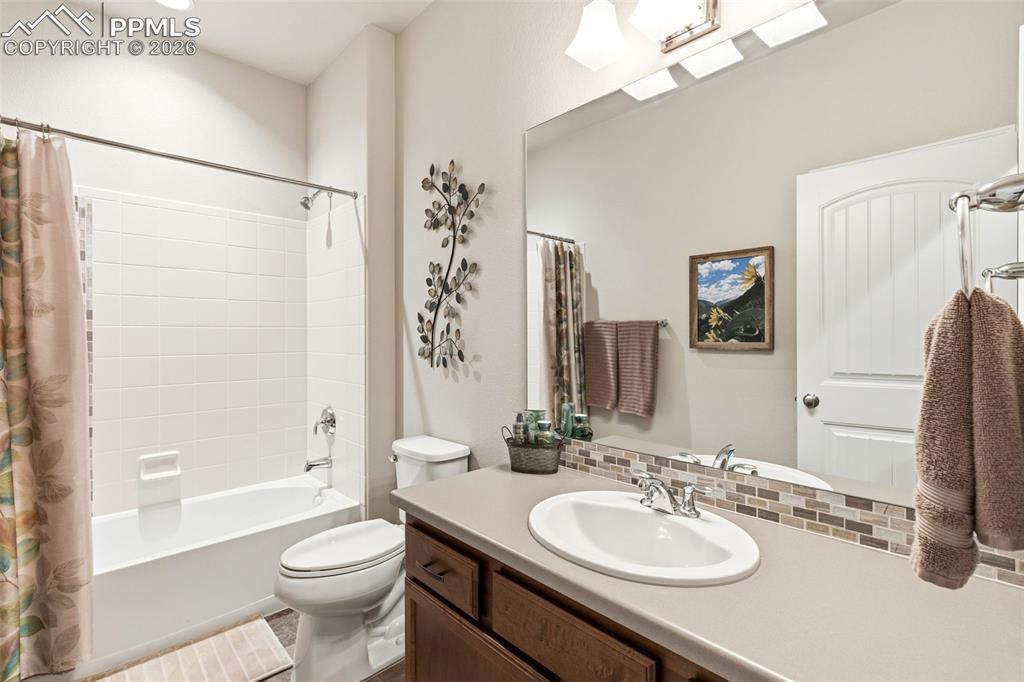 Image 29 of 43: Basement full bathroom