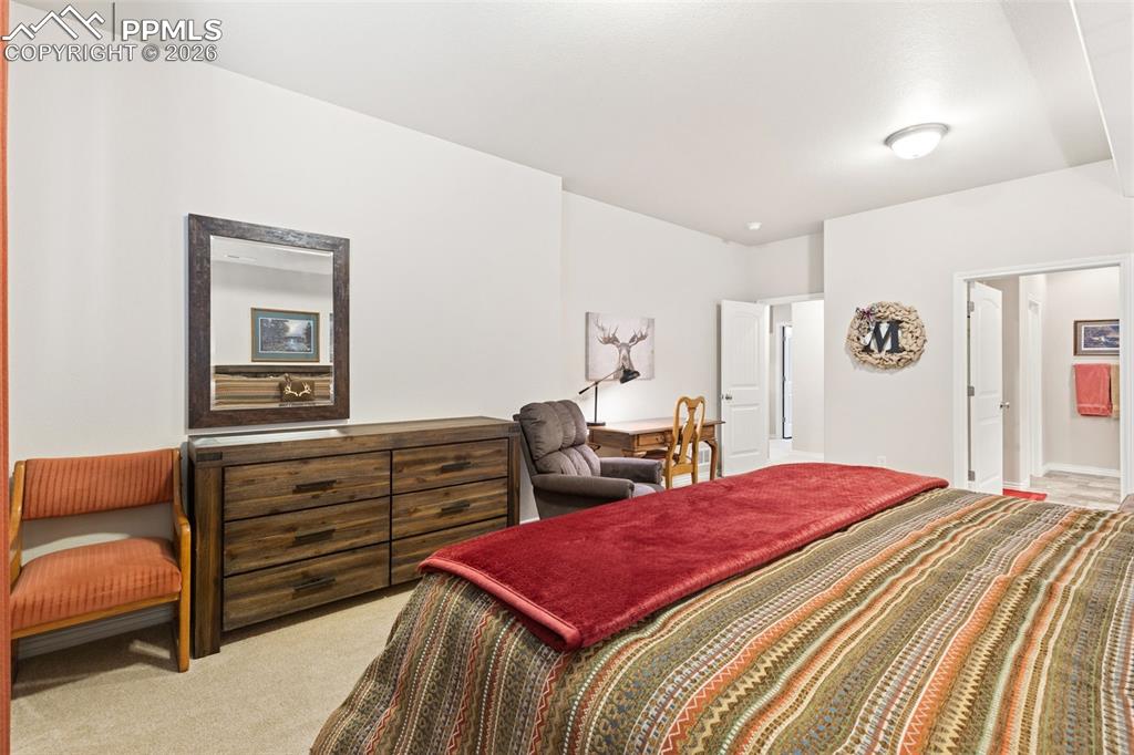 Image 31 of 43: Bedroom