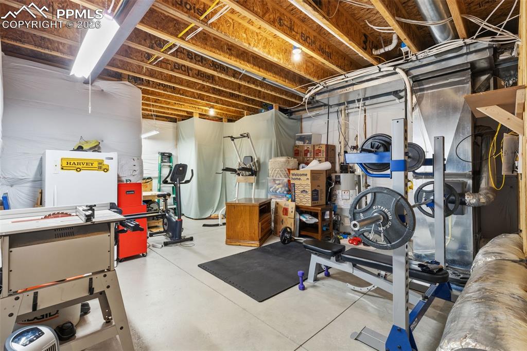 Image 34 of 43: Lots of space for storage, exercise equipment