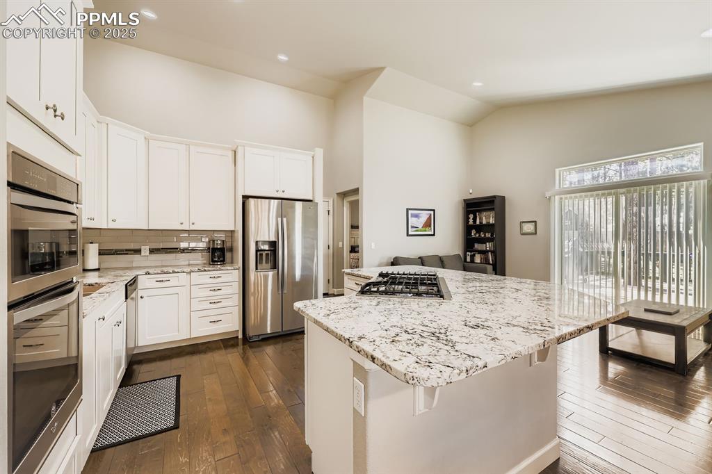 Image 11 of 29: Kitchen