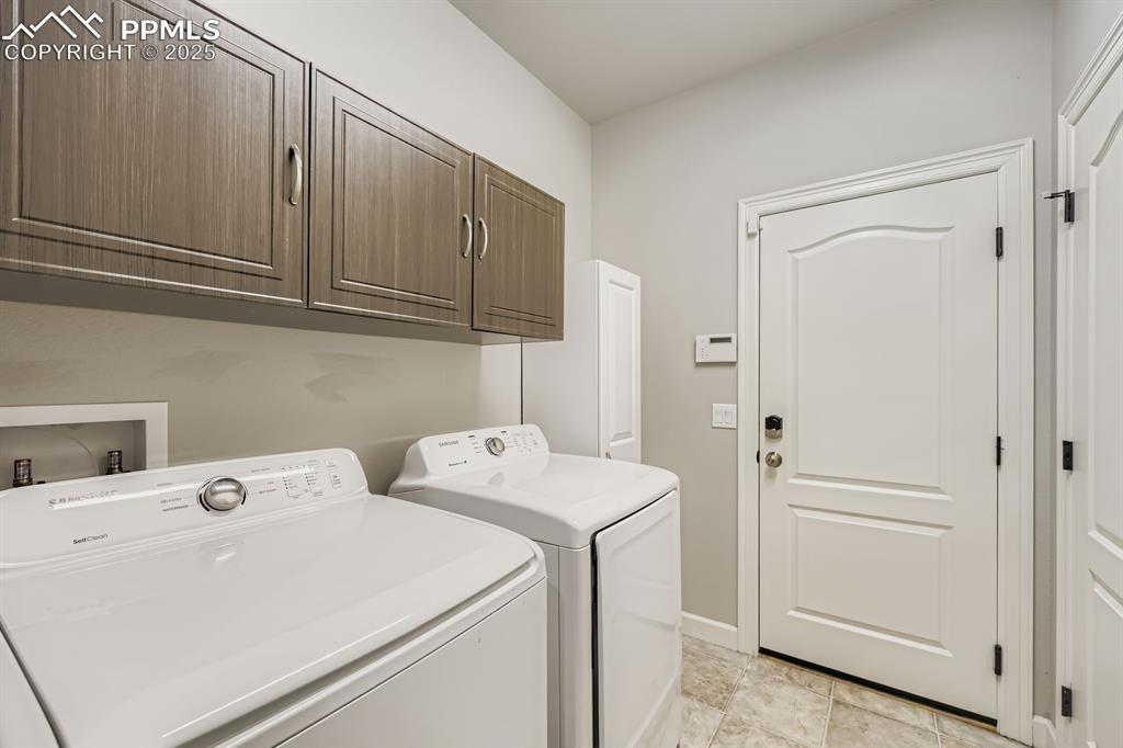 Image 25 of 29: Laundry