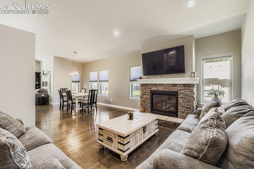 Image 8 of 29: Living Room