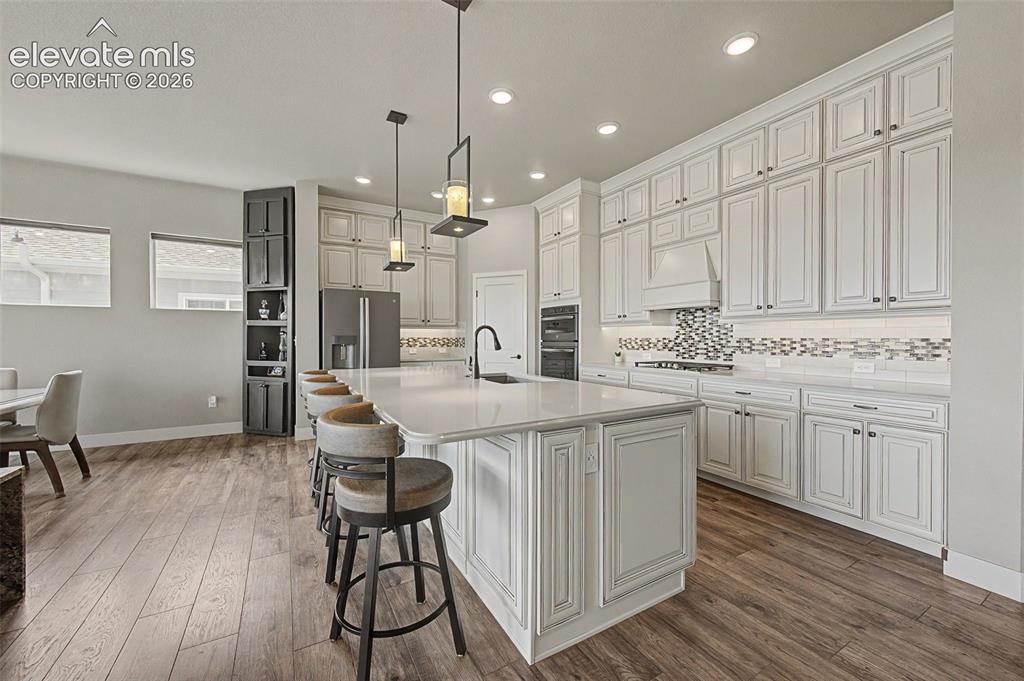 Image 14 of 50: Kitchen