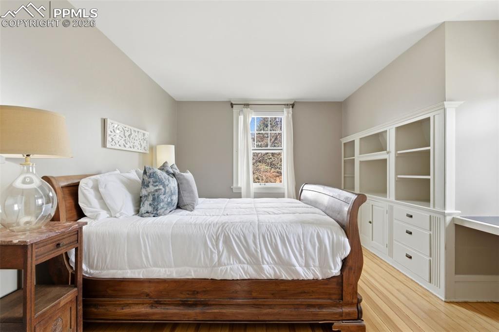 Image 17 of 39: Bedroom 2 of 7