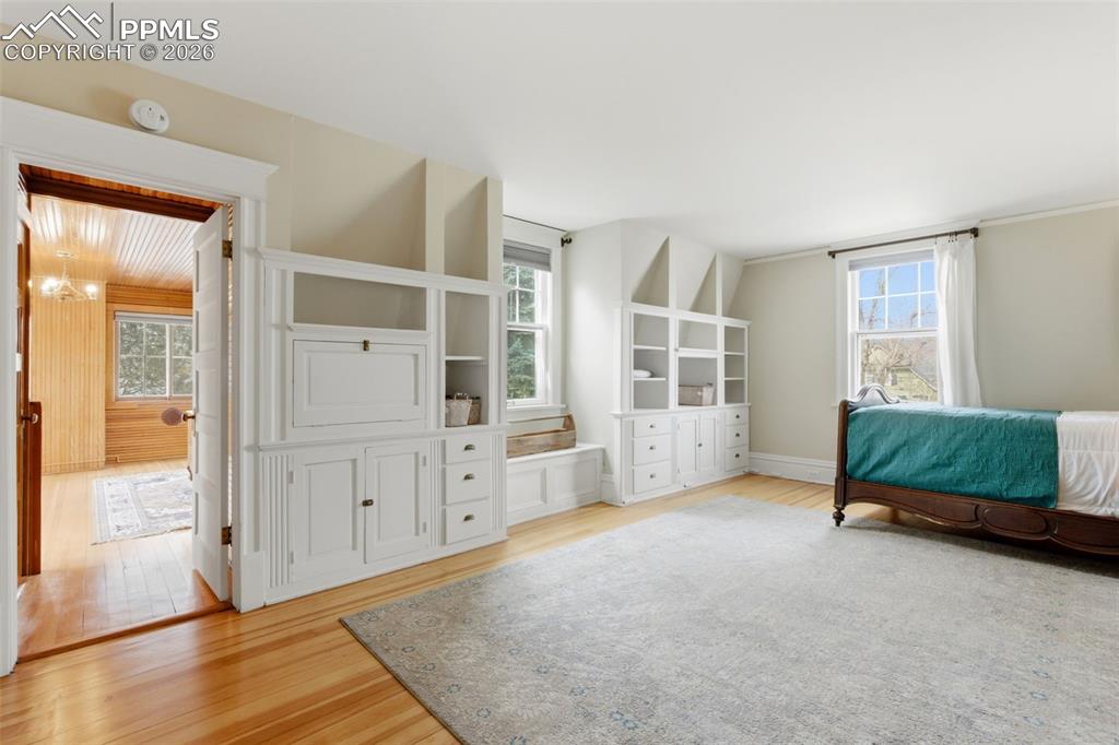 Image 19 of 39: Bedroom 3 of 7 with access to upper office