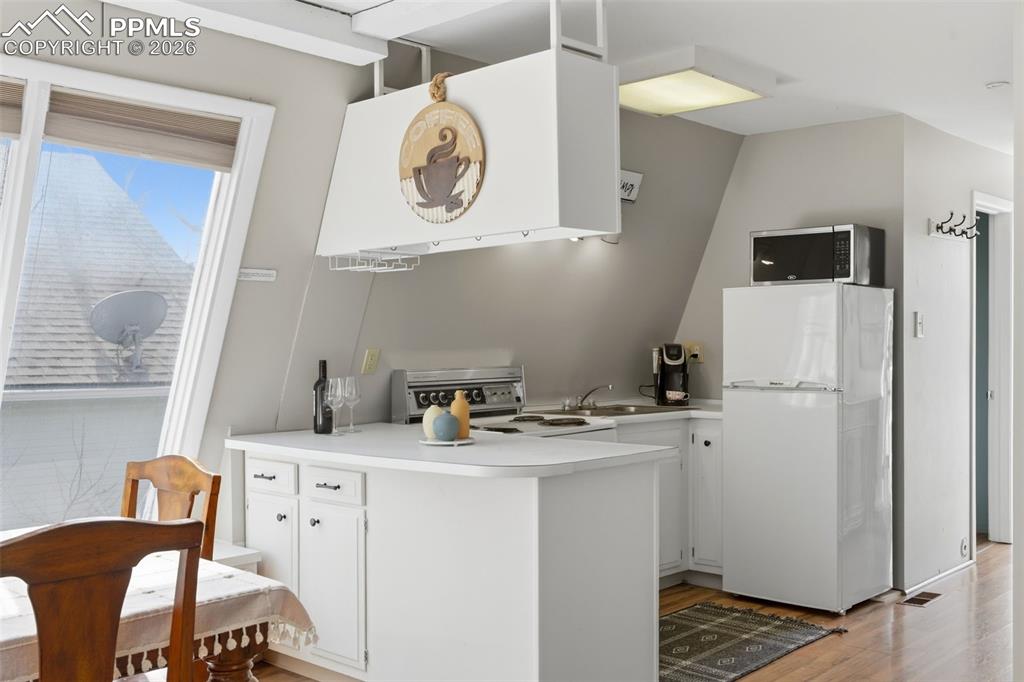 Image 38 of 39: ADU Kitchen